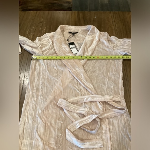 BCBG Maxazria Crushed Velvet Robe Wrap Dress long sleeve v neck almond pink L - Picture 8 of 13